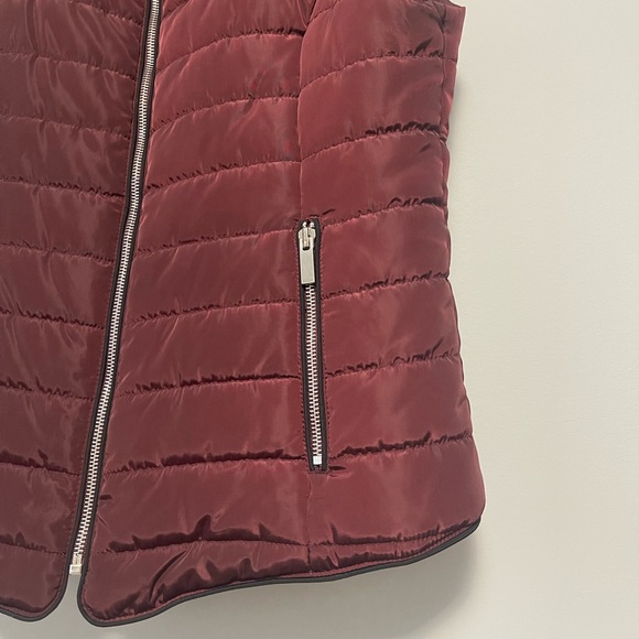 Guess Women's Front Runner Faux Fur Puffer Vest Size Medium - Picture 9 of 11